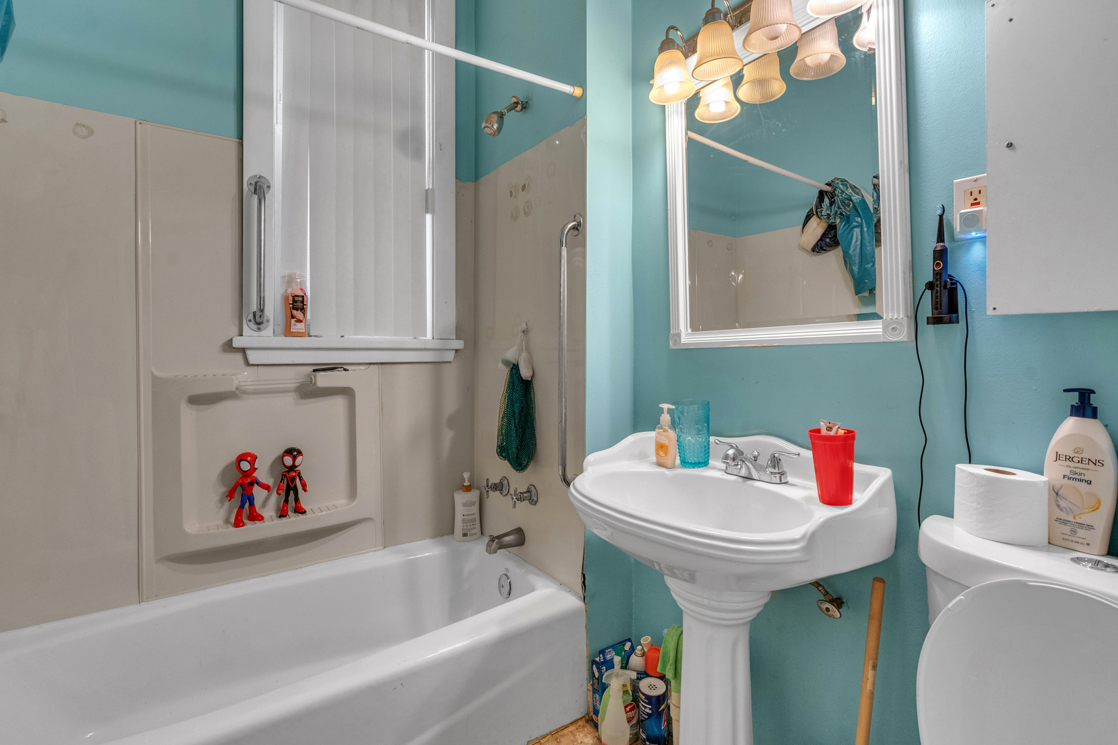 354 West Normal Parkway Chicago IL 60621