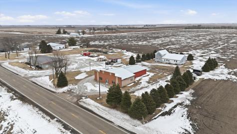 1275 East State Route 49 Highway Cissna Park IL 60924