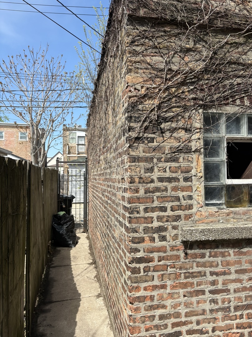 1526 East 72nd Place Chicago IL 60619