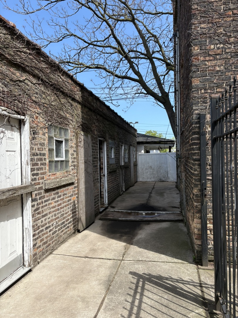 1526 East 72nd Place Chicago IL 60619