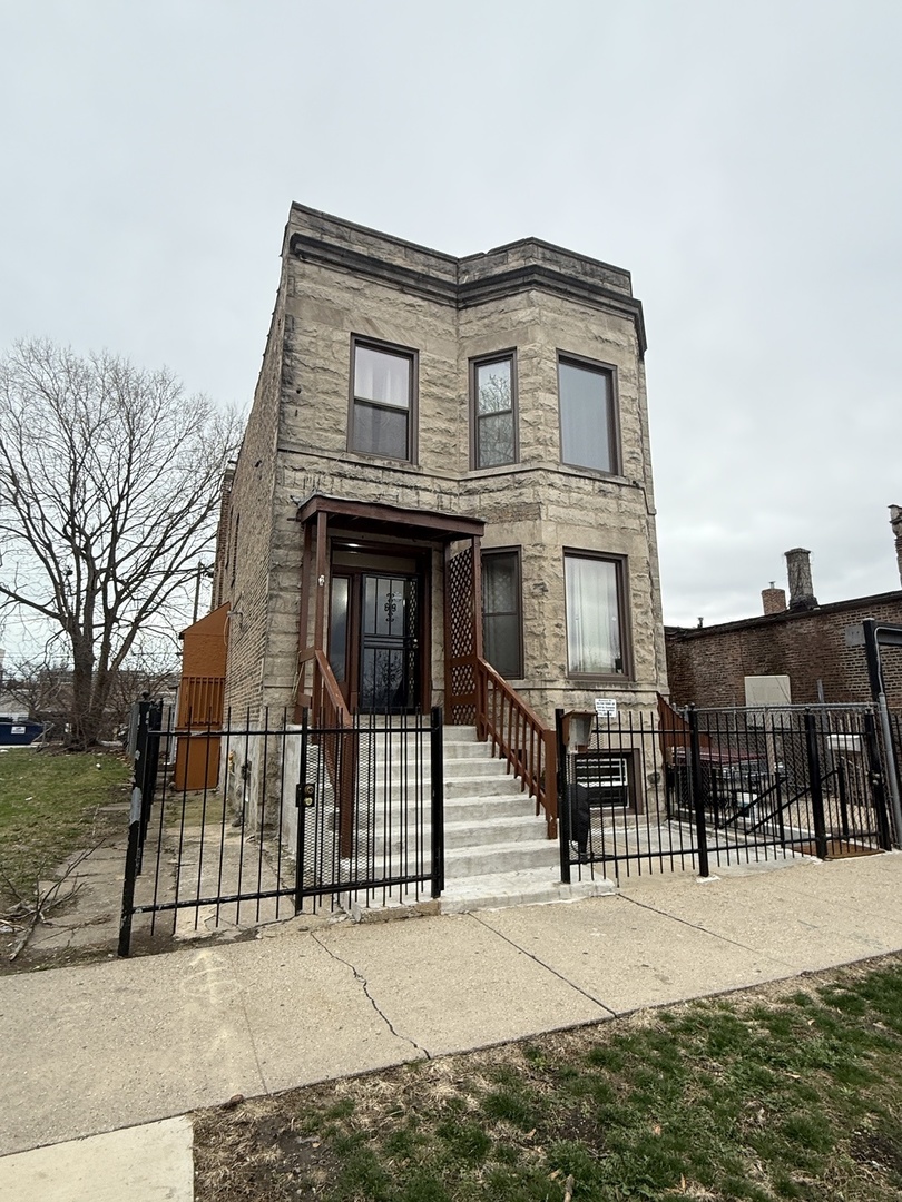 6049 South Champlain Avenue Chicago IL 60637