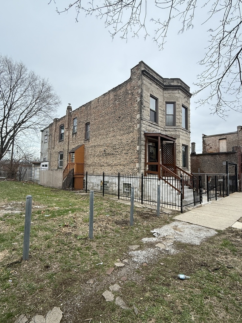 6049 South Champlain Avenue Chicago IL 60637