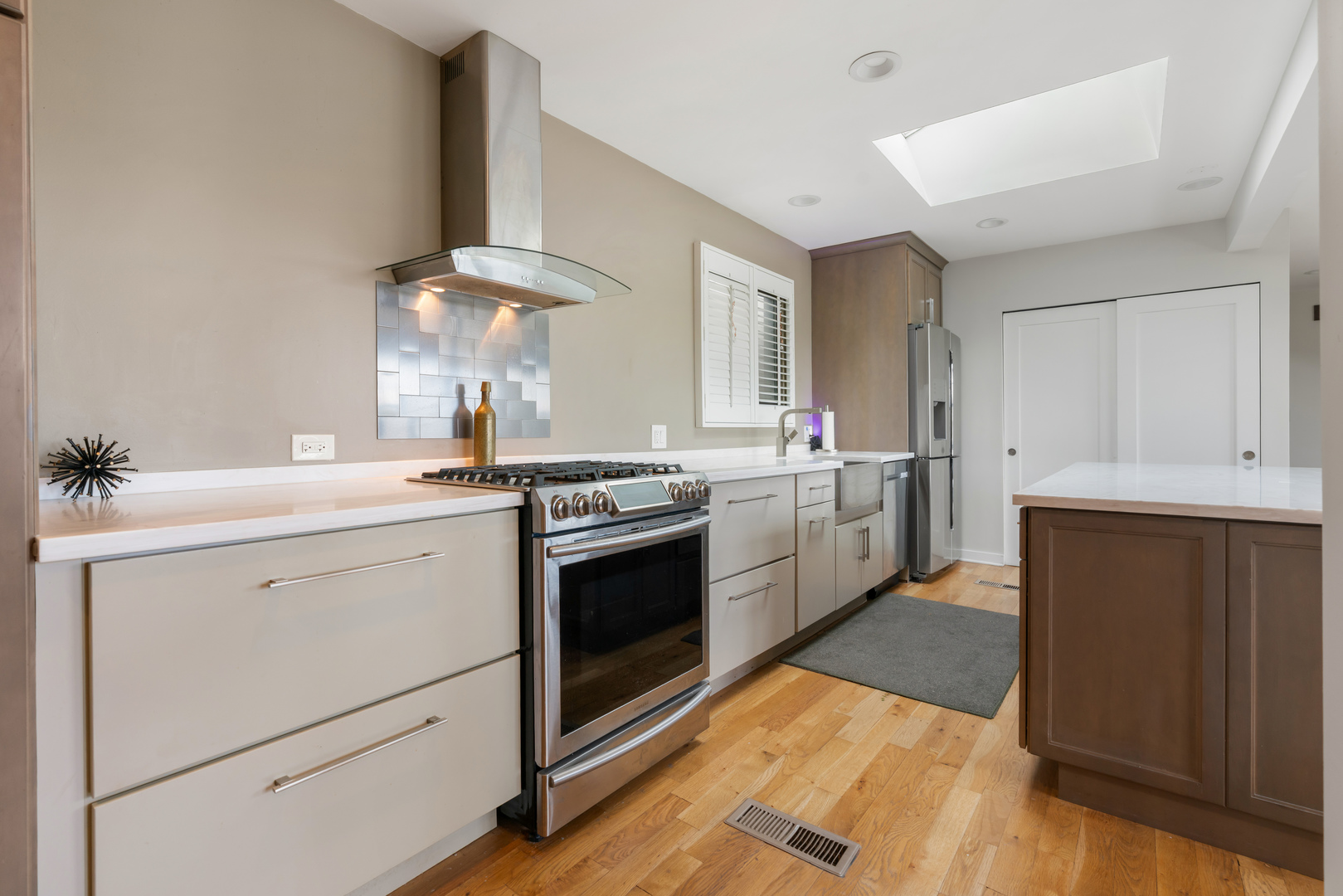 2331 North Elston Avenue Chicago IL 60614