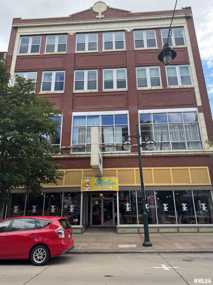 1320 5TH Avenue Moline IL 61265