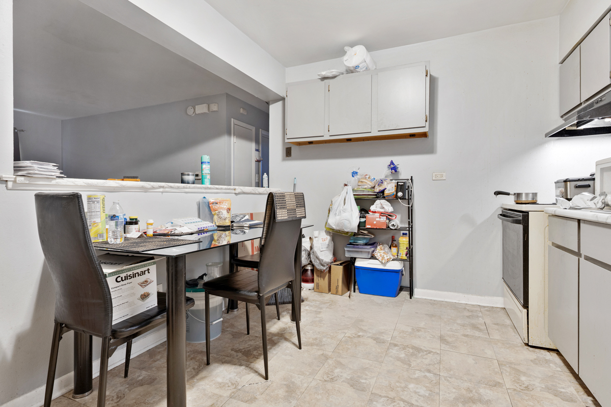 528 North Ardmore Avenue Villa Park IL 60181