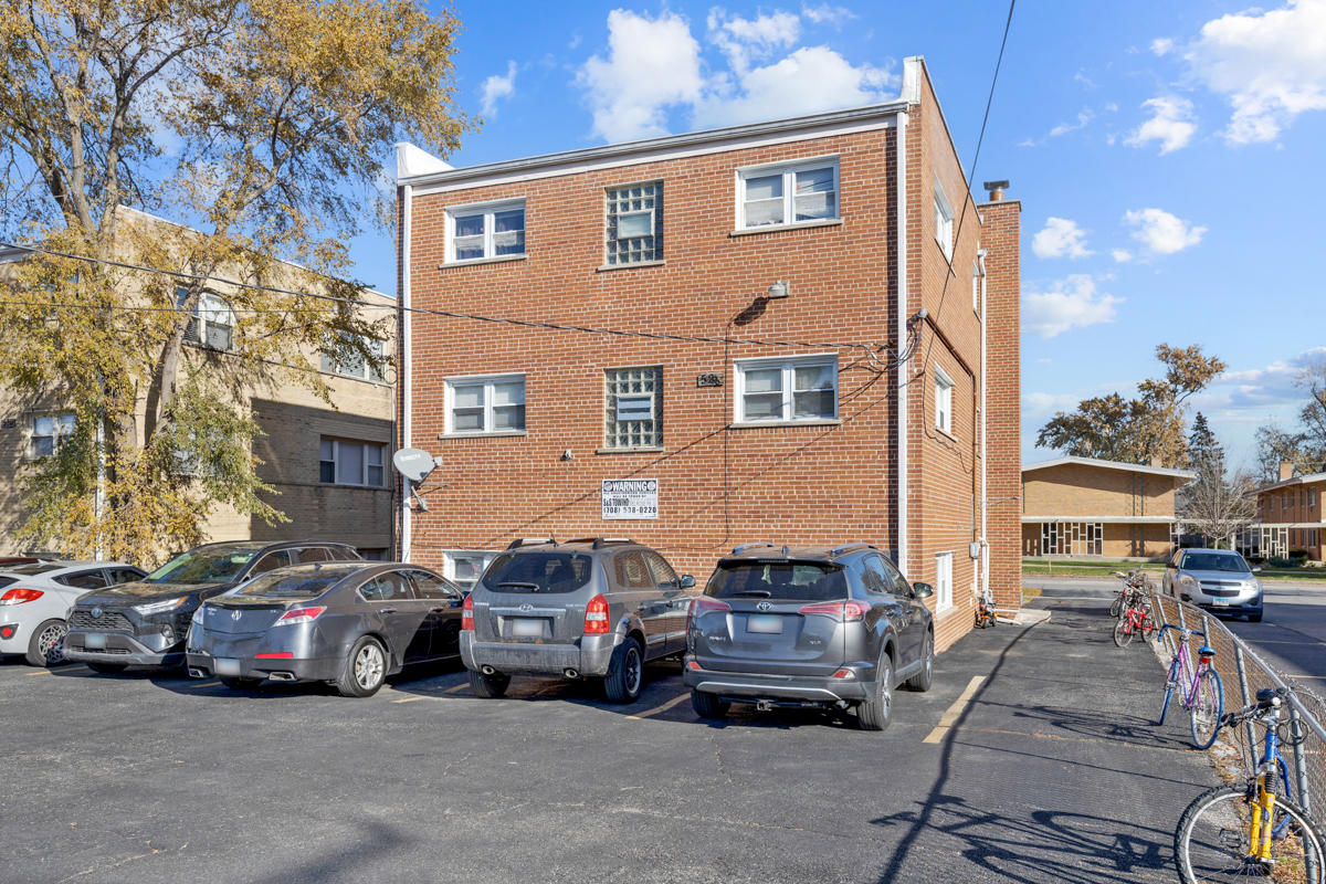 528 North Ardmore Avenue Villa Park IL 60181