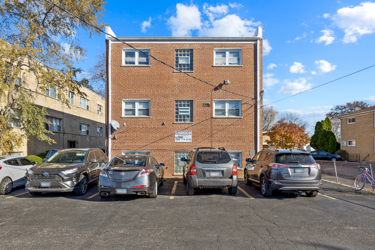 528 North Ardmore Avenue Villa Park IL 60181