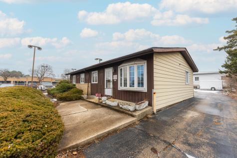 205 Pinecroft Drive Roselle IL 60172
