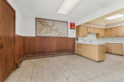 2544 East 83rd Street Chicago IL 60617
