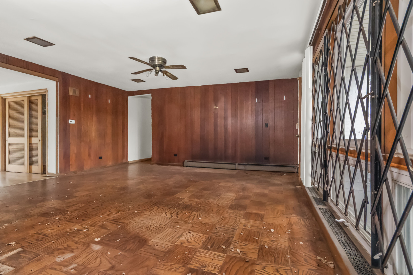 2544 East 83rd Street Chicago IL 60617