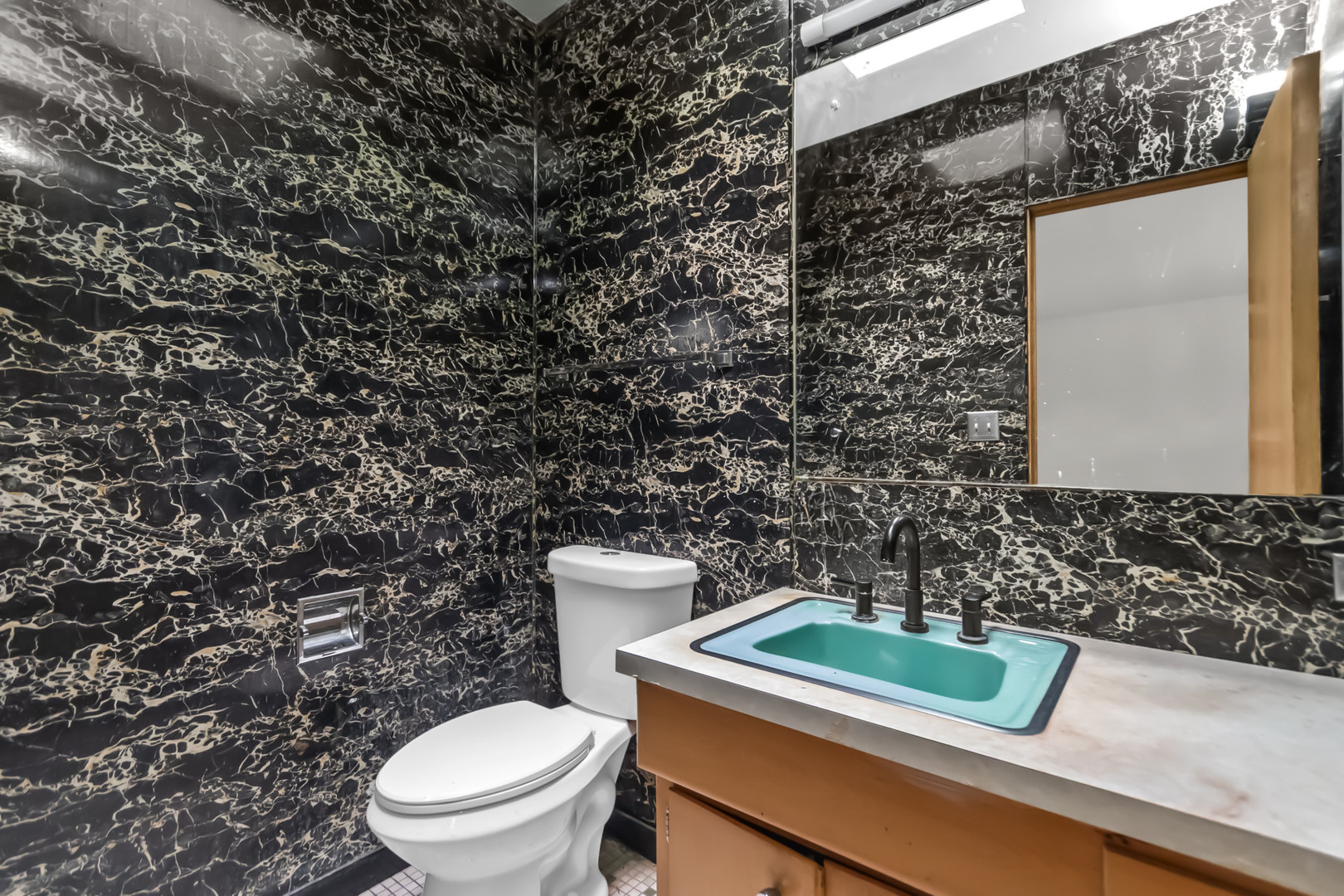 2544 East 83rd Street Chicago IL 60617
