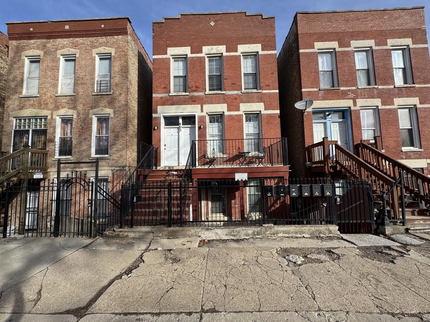 460 West 28th Place Chicago IL 60616