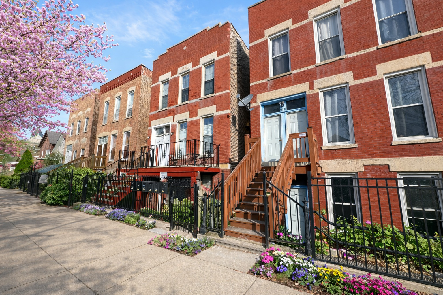 460 West 28th Place Chicago IL 60616