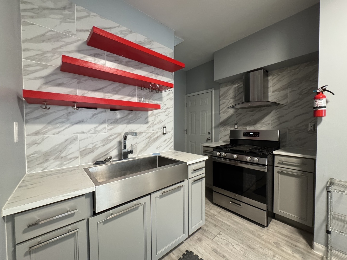 460 West 28th Place Chicago IL 60616