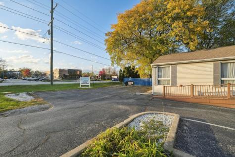 1S221 Summit Avenue Oakbrook Terrace IL 60181