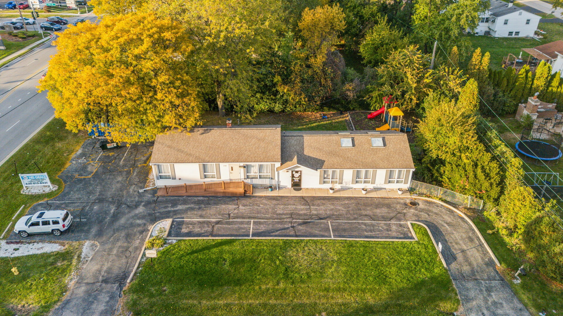 1S221 Summit Avenue Oakbrook Terrace IL 60181
