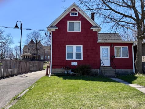 122 West Page Street Sycamore IL 60178