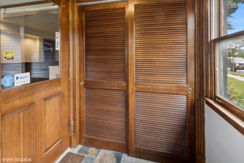 438 North Hough Street Barrington IL 60010