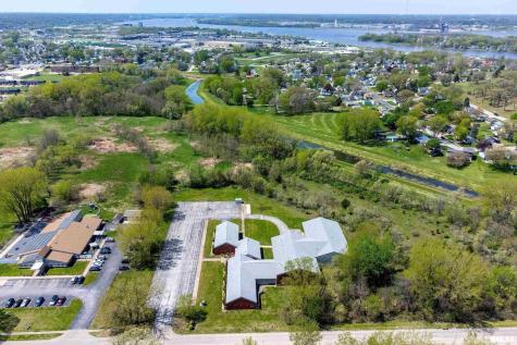 479 27TH Street East Moline IL 61244