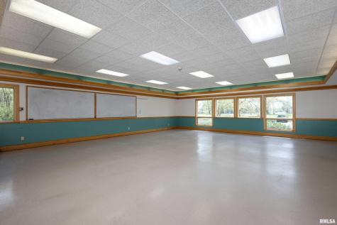 479 27TH Street East Moline IL 61244