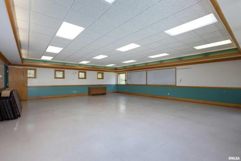 479 27TH Street East Moline IL 61244