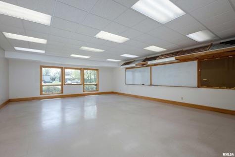 479 27TH Street East Moline IL 61244