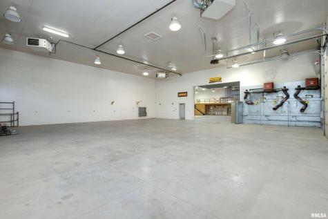 479 27TH Street East Moline IL 61244