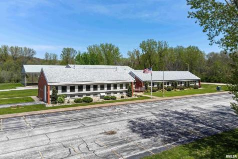 479 27TH Street East Moline IL 61244