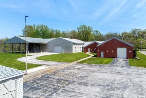 479 27TH Street East Moline IL 61244