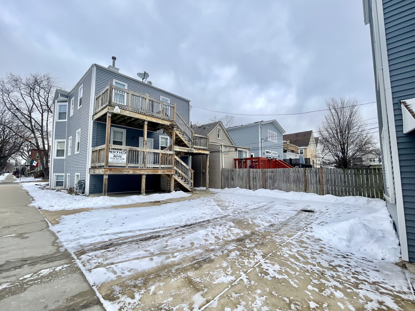 4155 West Roscoe Street Chicago IL 60641