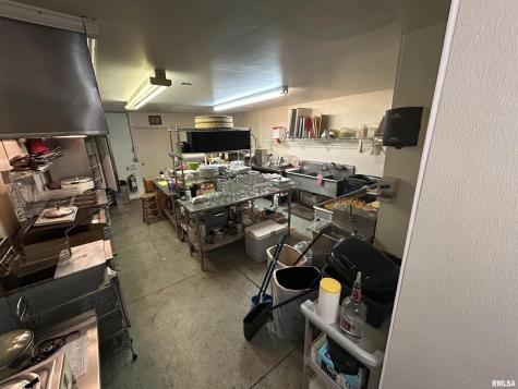 206 East Main Street Salem IL 62881