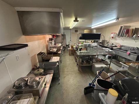 206 East Main Street Salem IL 62881