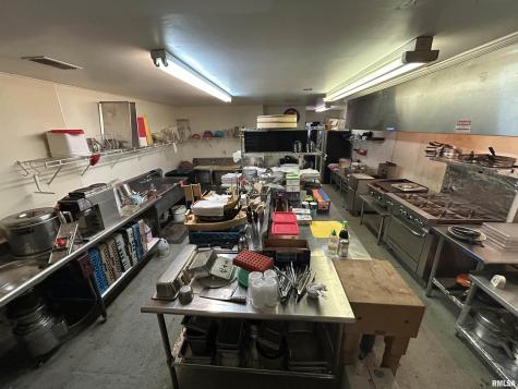 206 East Main Street Salem IL 62881