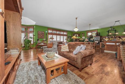 890 Lake Avenue Woodstock IL 60098