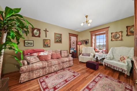 890 Lake Avenue Woodstock IL 60098