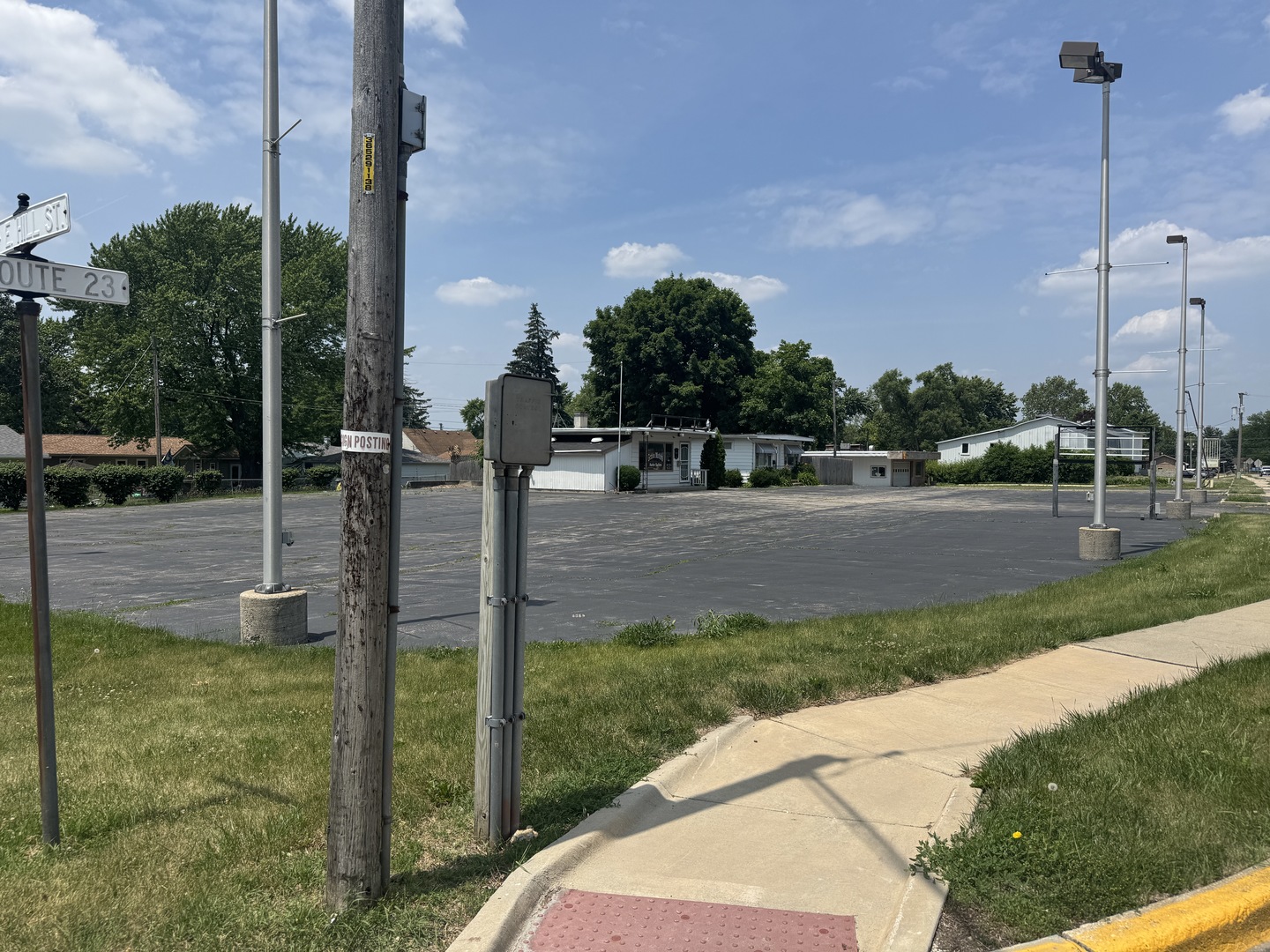 227 Sycamore Road Genoa IL 60135