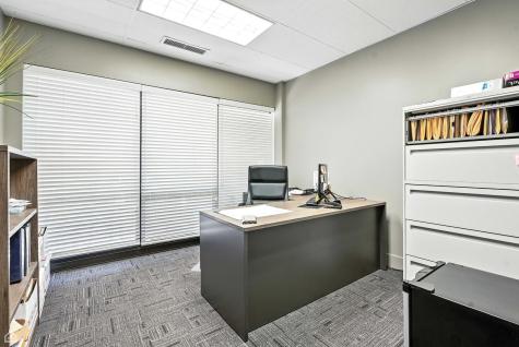 1S280 Summit Avenue Oakbrook Terrace IL 60181