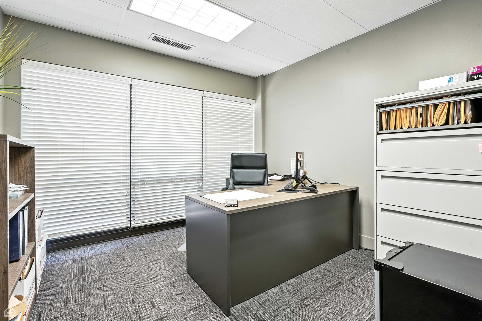 1S280 Summit Avenue Oakbrook Terrace IL 60181