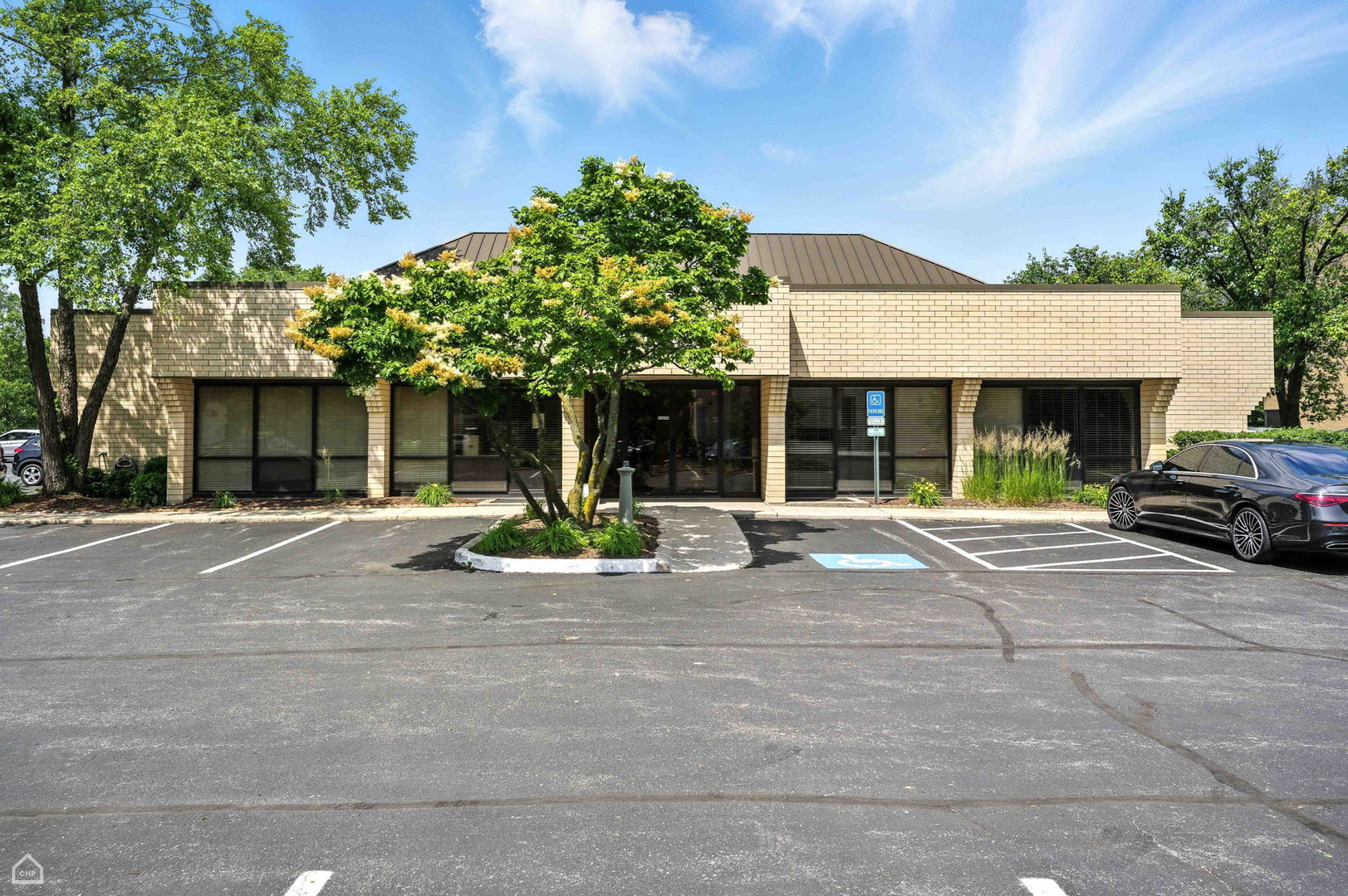 1S280 Summit Avenue Oakbrook Terrace IL 60181
