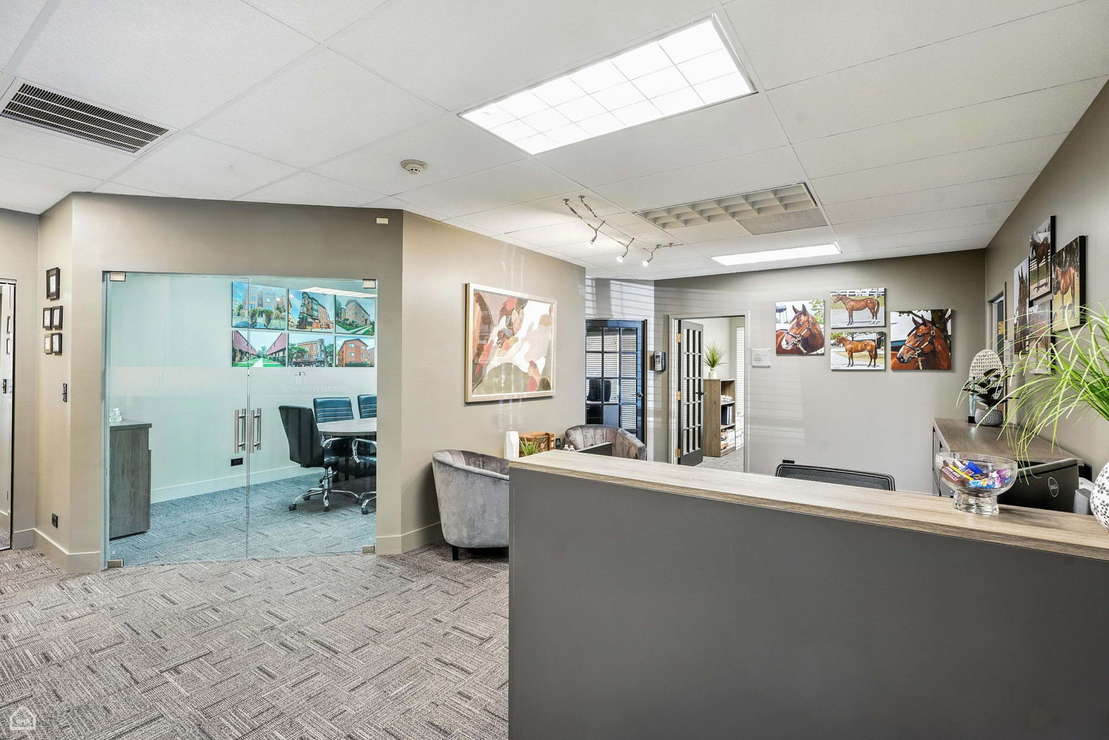 1S280 Summit Avenue Oakbrook Terrace IL 60181