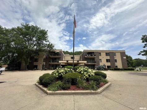 1801 Avenue G Sterling IL 61081