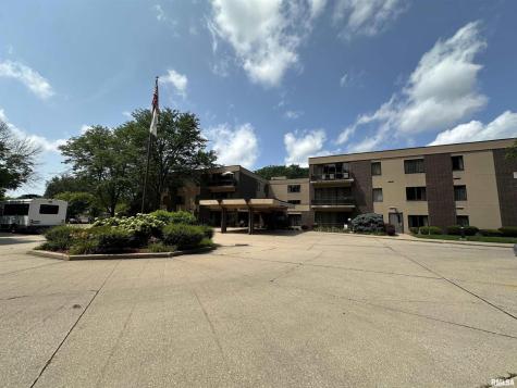 1801 Avenue G Sterling IL 61081