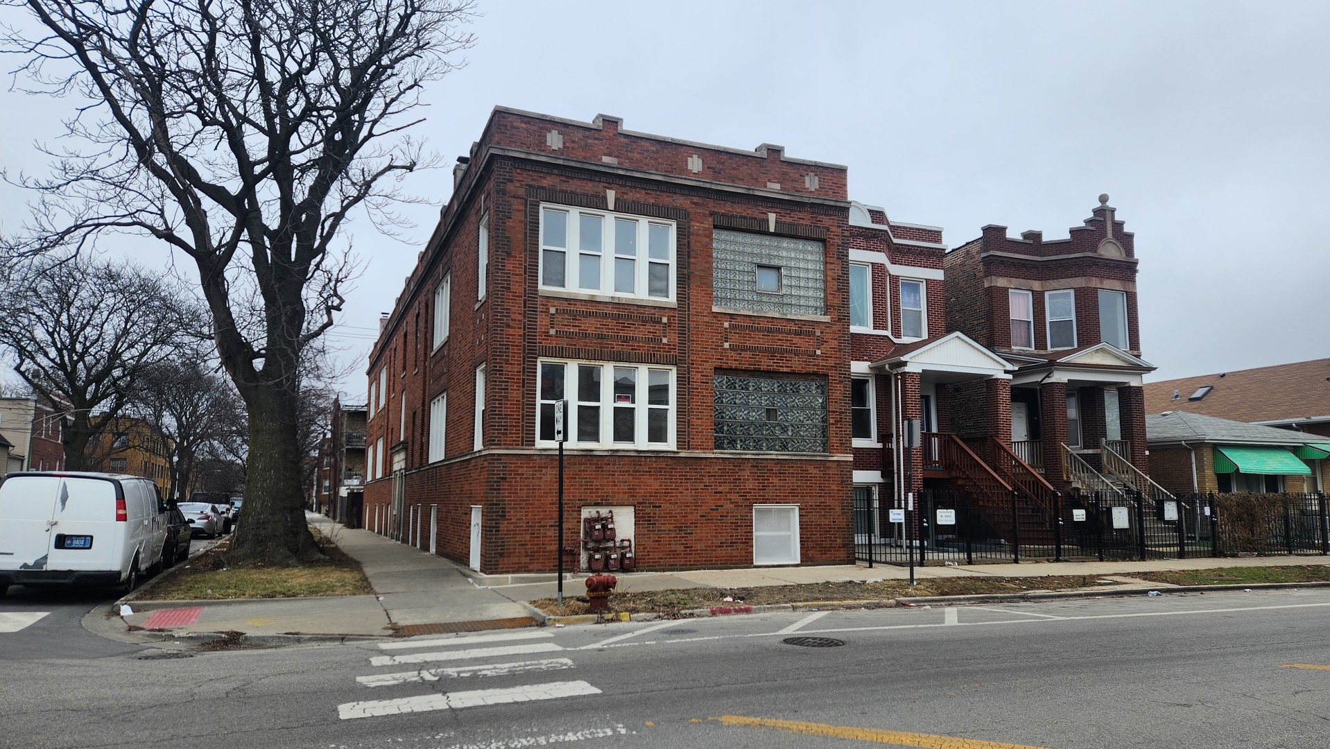 4355 West Le Moyne Street Chicago IL 60651