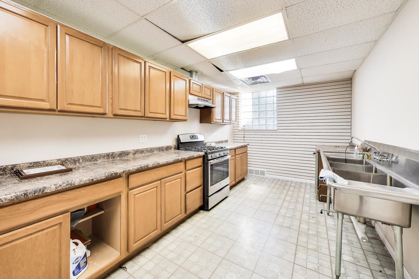 5510 West Montrose Avenue Chicago IL 60641