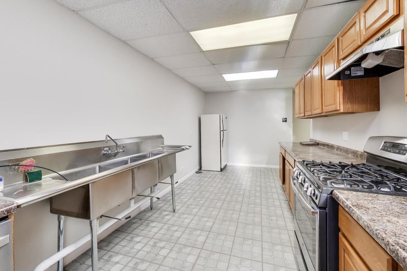 5510 West Montrose Avenue Chicago IL 60641