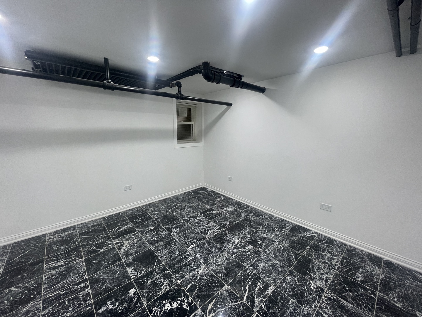 2748 North Austin Avenue Chicago IL 60639