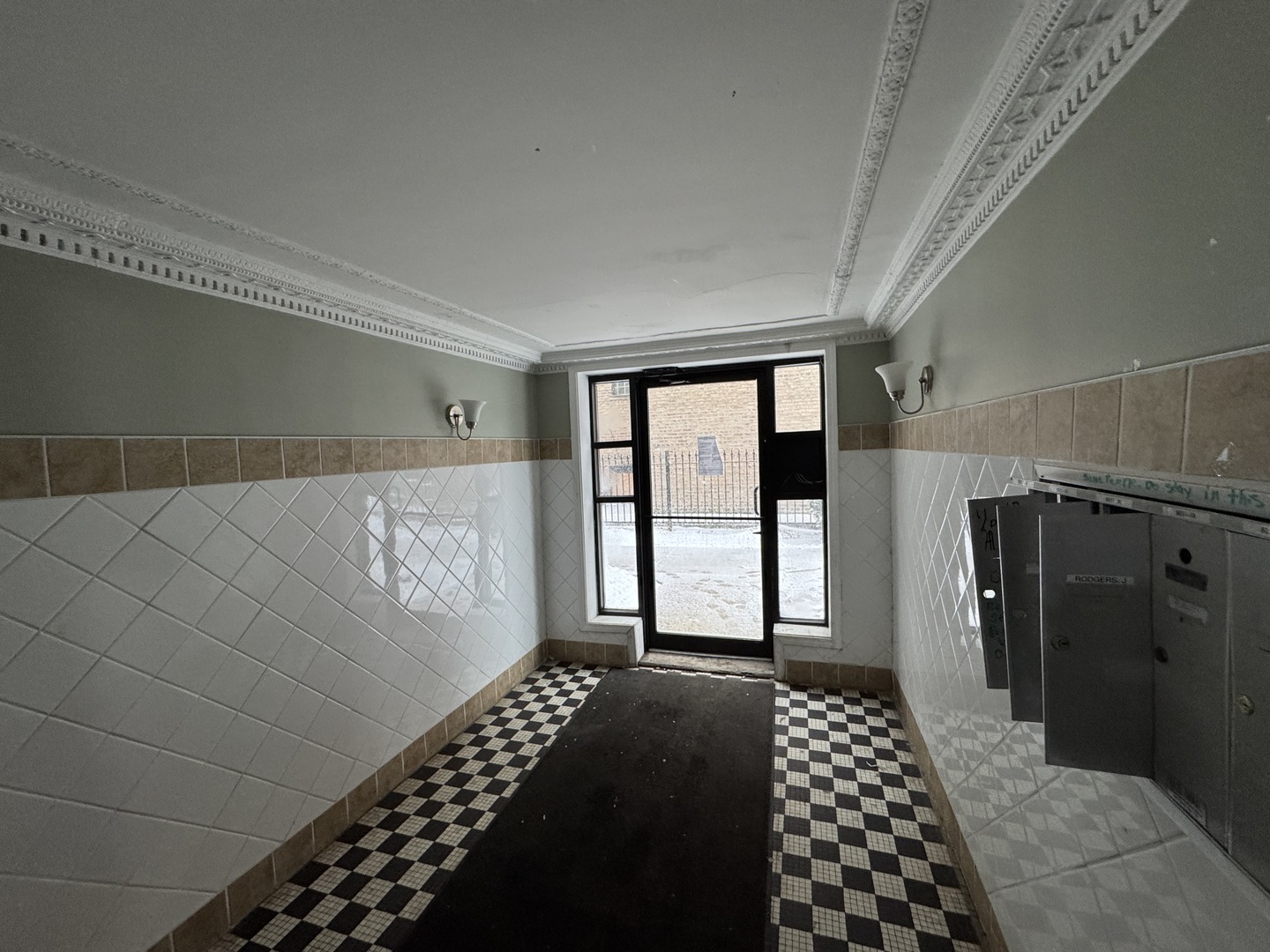 8035 South Evans Avenue Chicago IL 60619