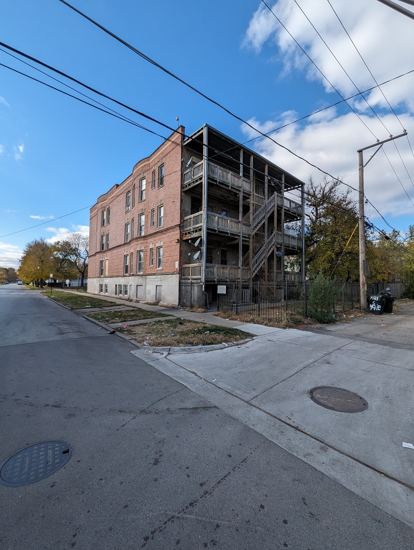 7157 South Yale Avenue Chicago IL 60621