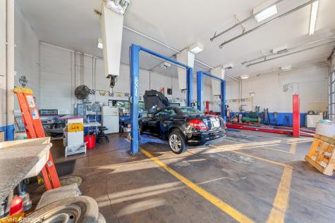 18 West Merchants Drive Oswego IL 60543
