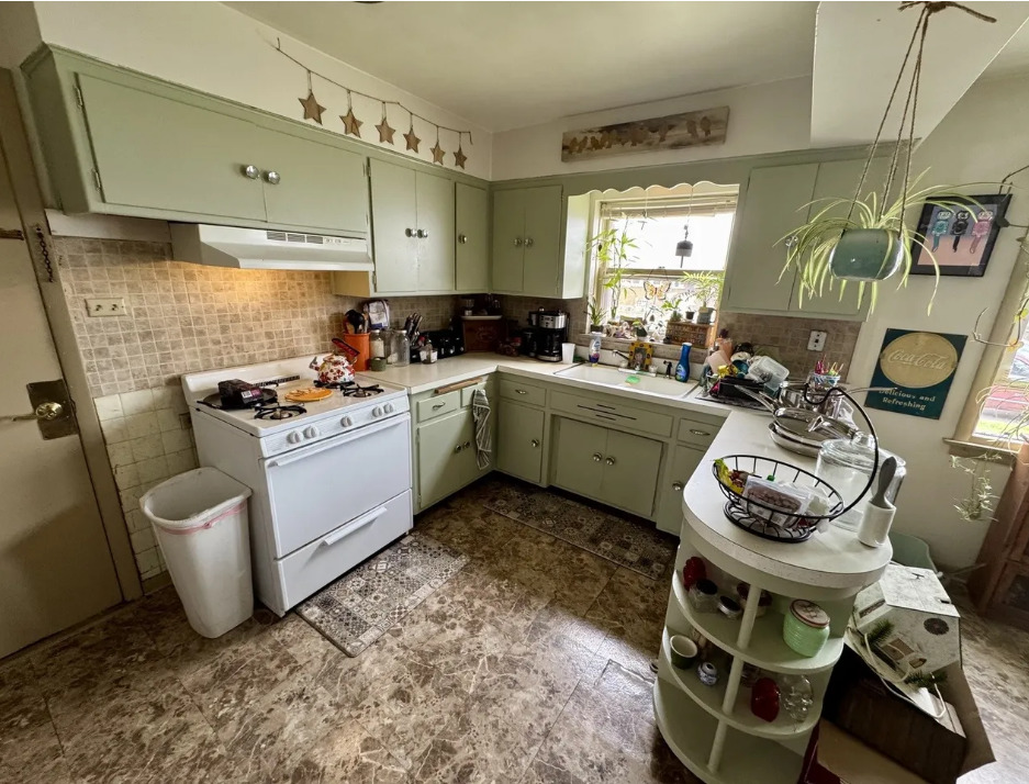 10341 South Avenue F Chicago IL 60617